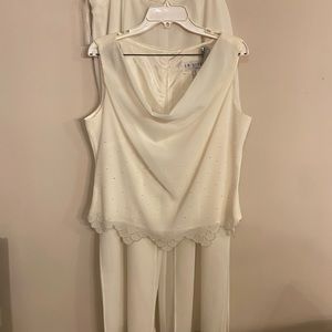 JR Nites - womens pants suit